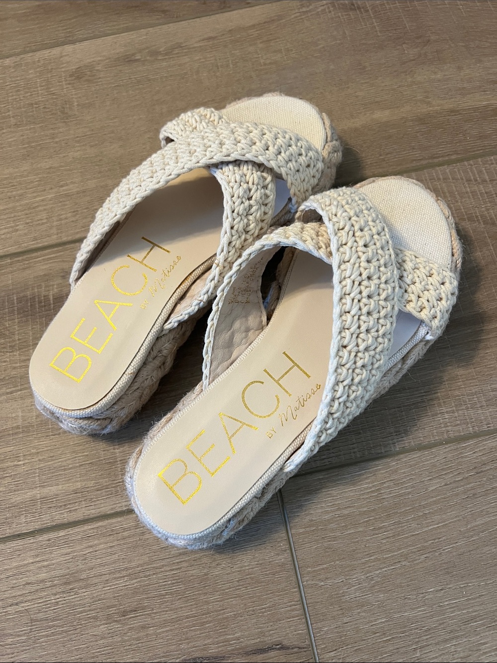 Beach by Matisse sandals size 7